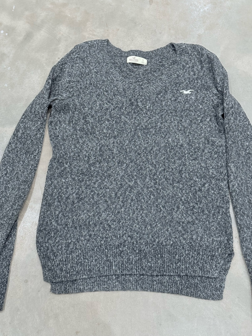 Hollister Women's Charcoal Heather V-Neck Sweater